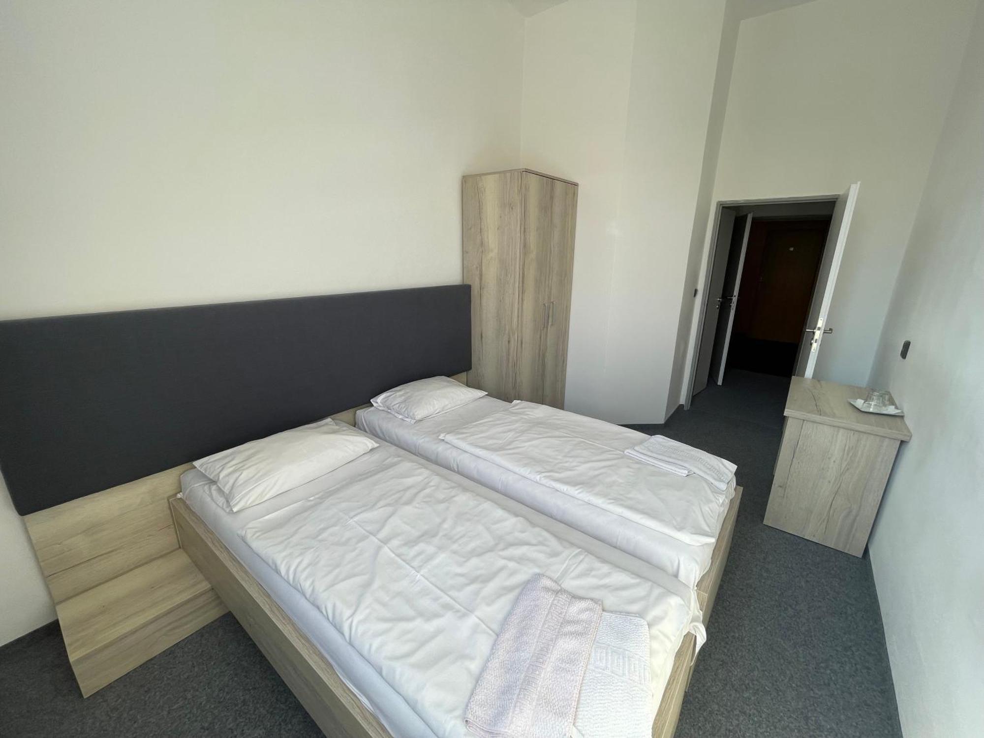 Hotel Stadion Χράντεκ Κράλοβε Εξωτερικό φωτογραφία